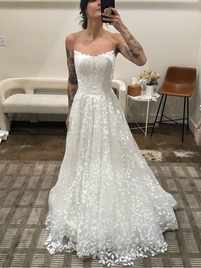 Strapless White Lace Wedding Dress